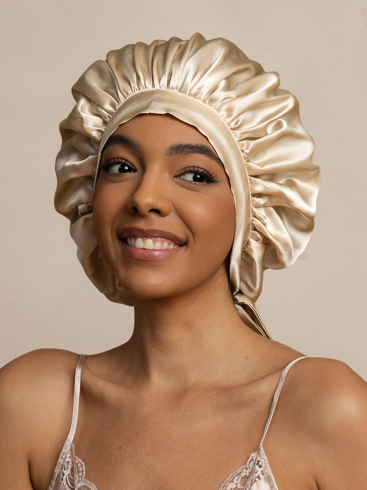 Damen Mulberry Seidenhaube mit langen Bändern