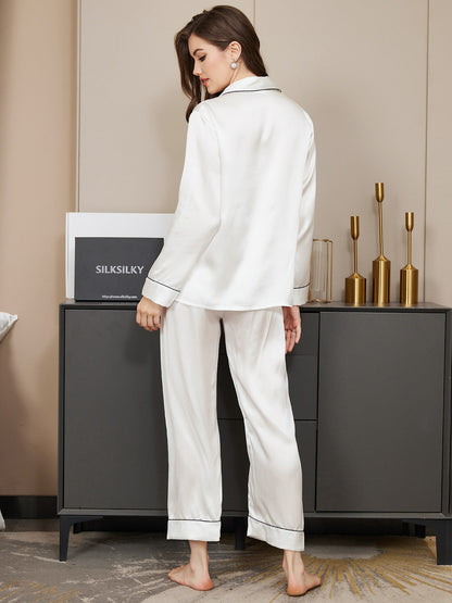 Klassisches Pyjama-Set aus reiner Seide mit Bindebordüre