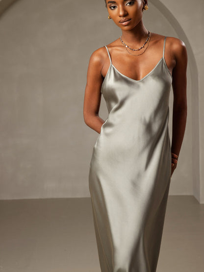 Langes Seiden-Nachthemd mit Spaghettiträgern