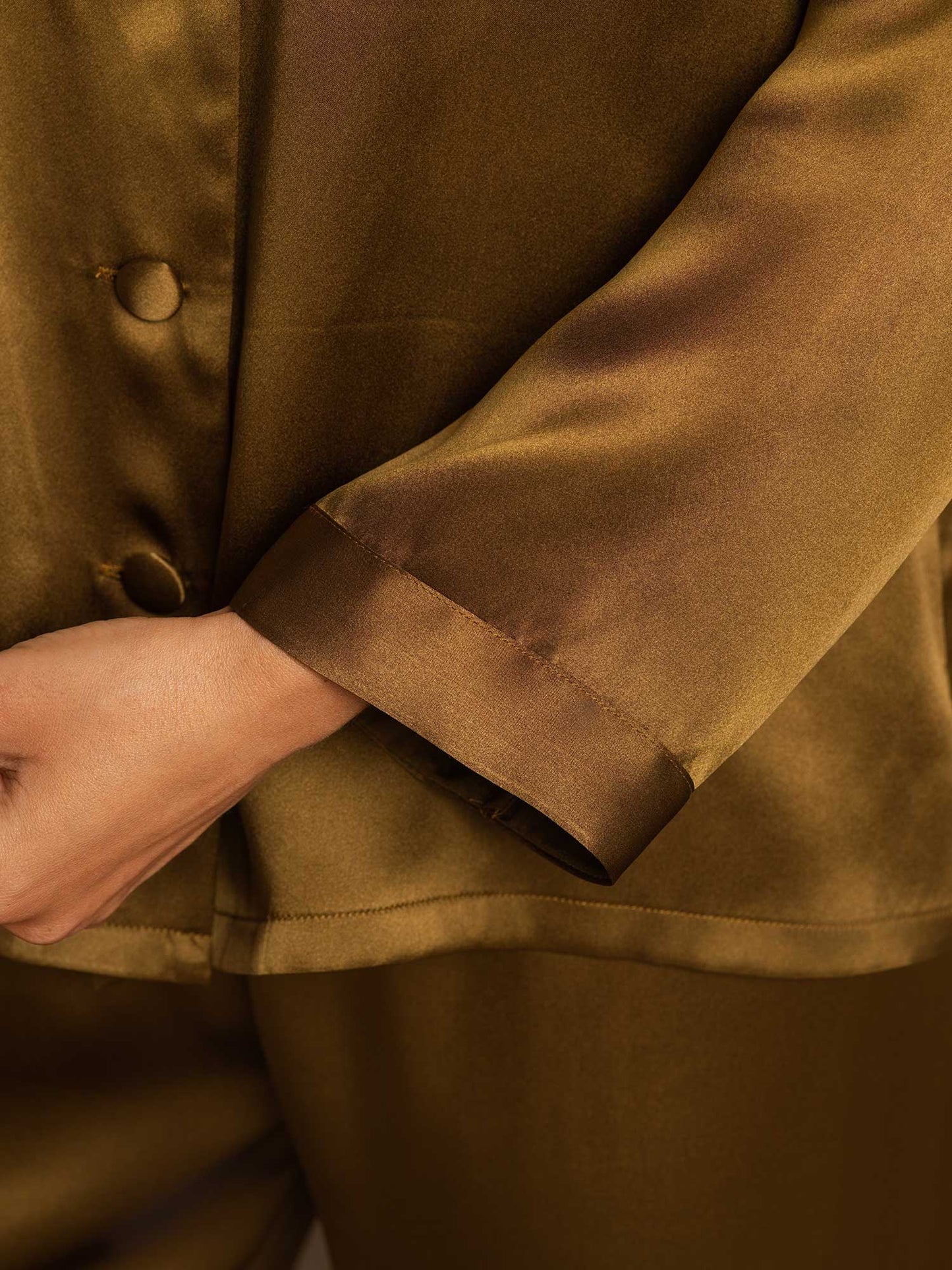 Reine Seide Knöpfe Damen Pyjamas