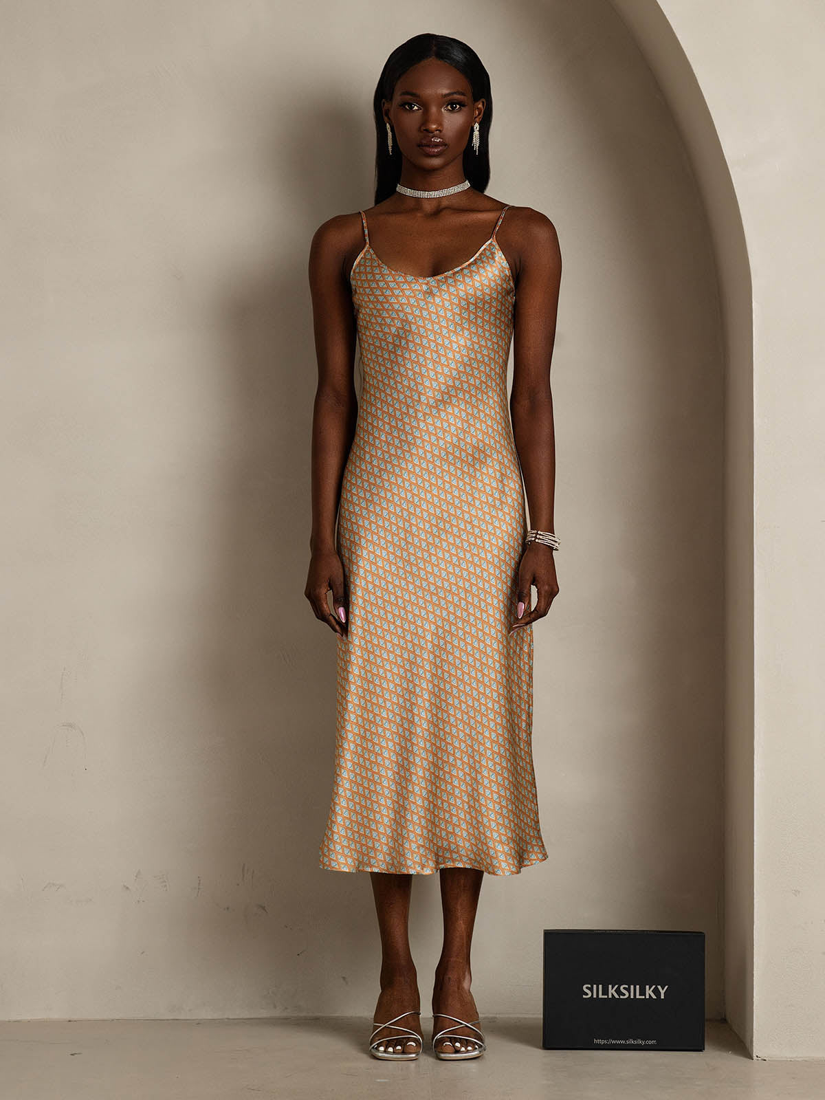 Langes Seiden-Nachthemd mit Spaghettiträgern