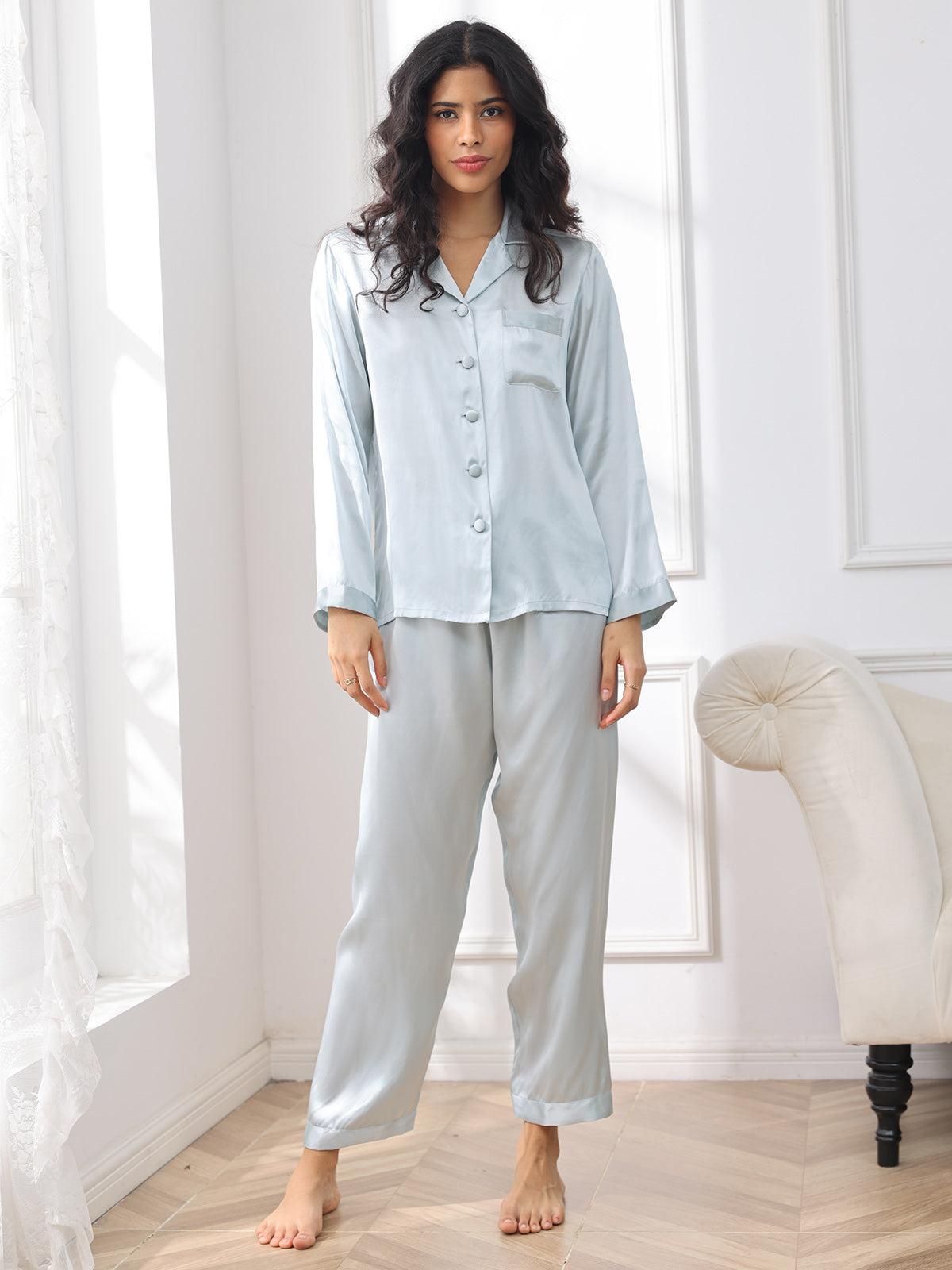 Reine Seide Knöpfe Damen Pyjamas