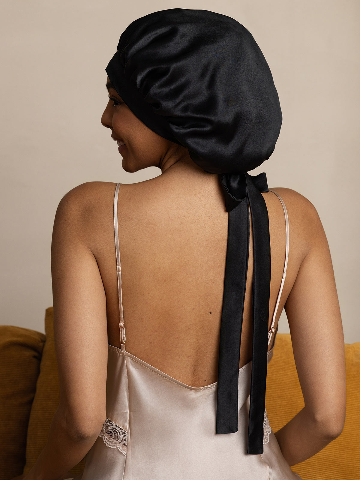 Damen Mulberry Seidenhaube mit langen Bändern