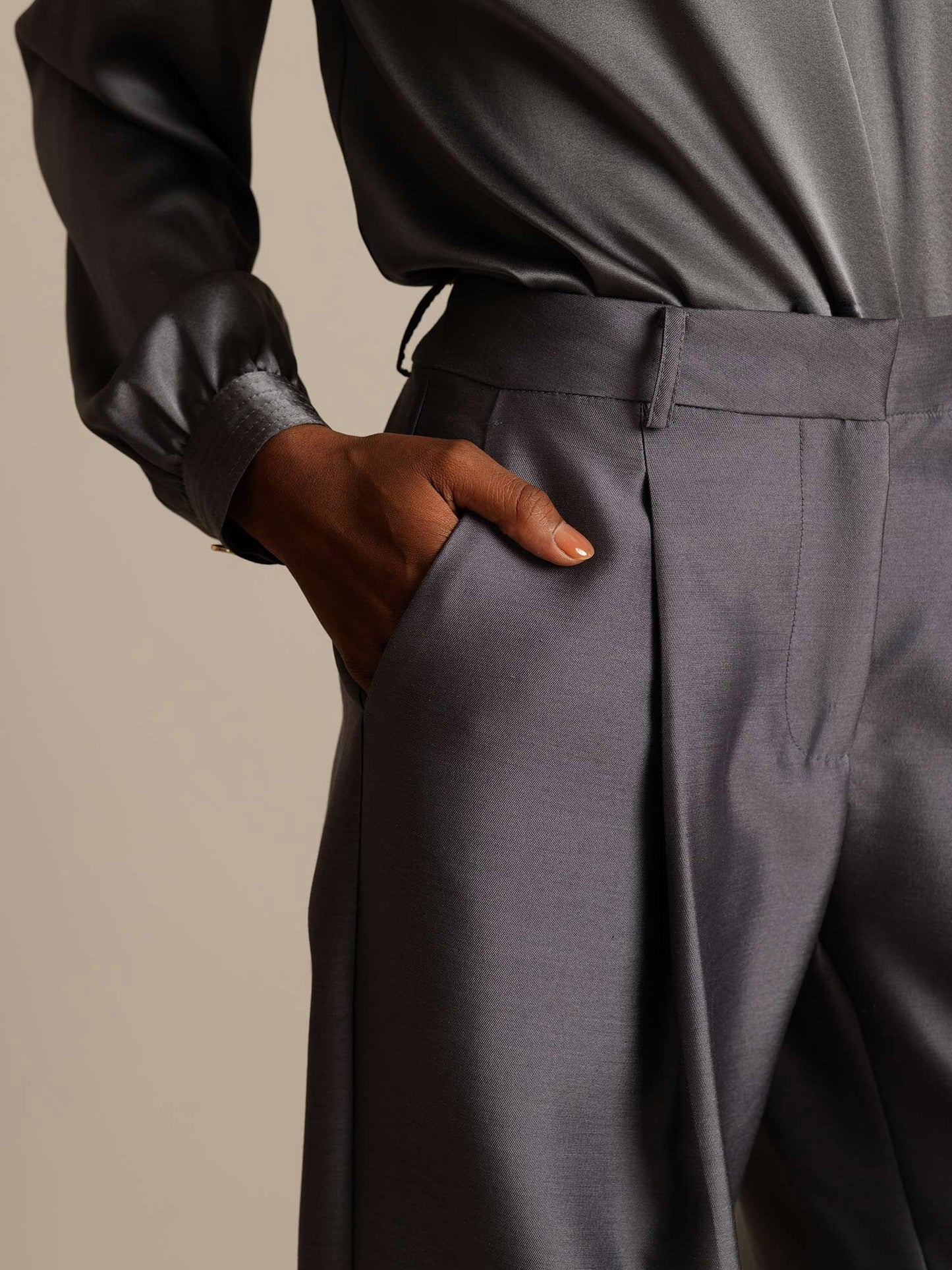 32Momme Seide-Wolle-Mischung Hochbund Weite Bein Damenhose mit Seitentaschen Design