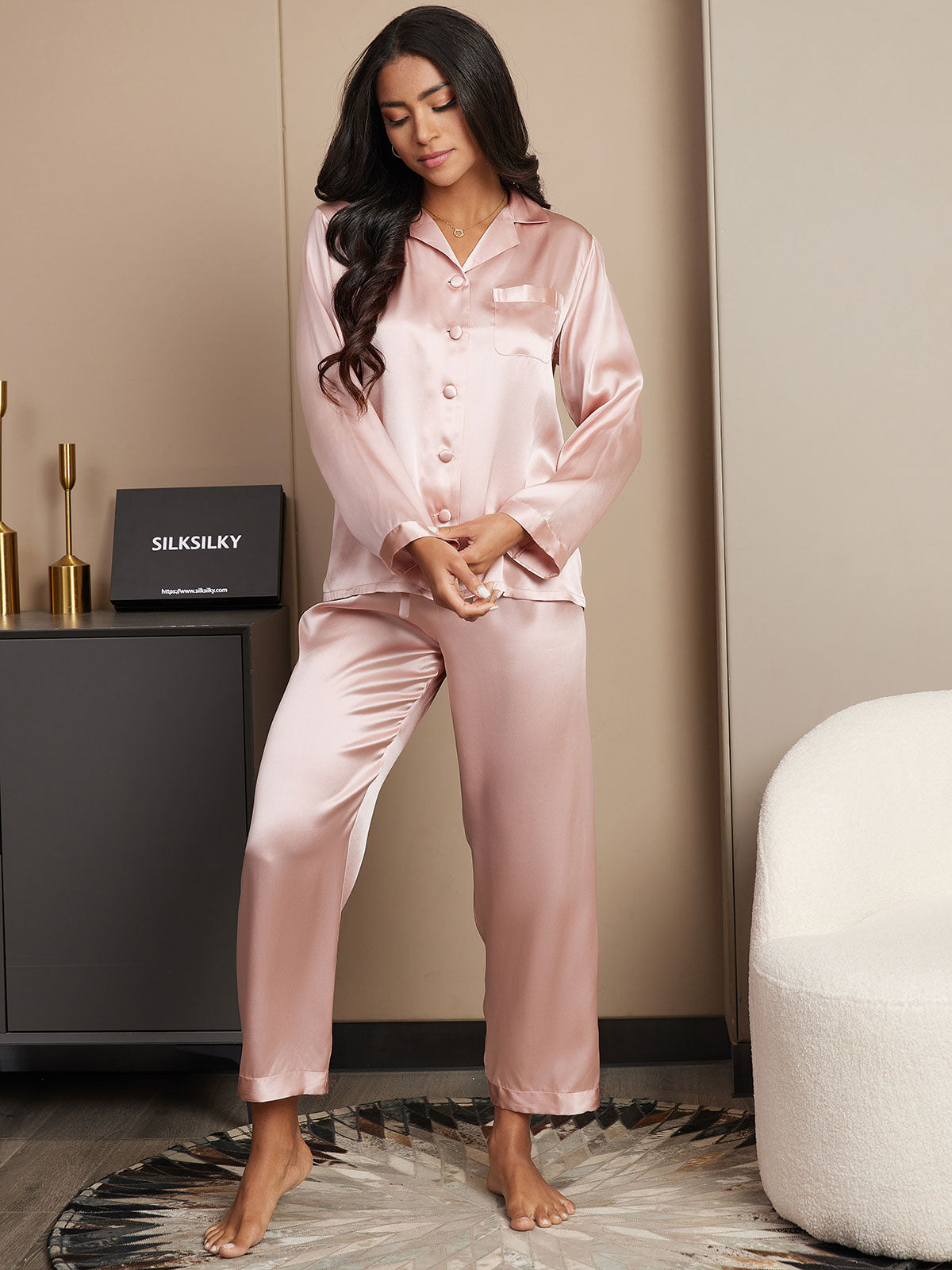 Reine Seide Knöpfe Damen Pyjamas