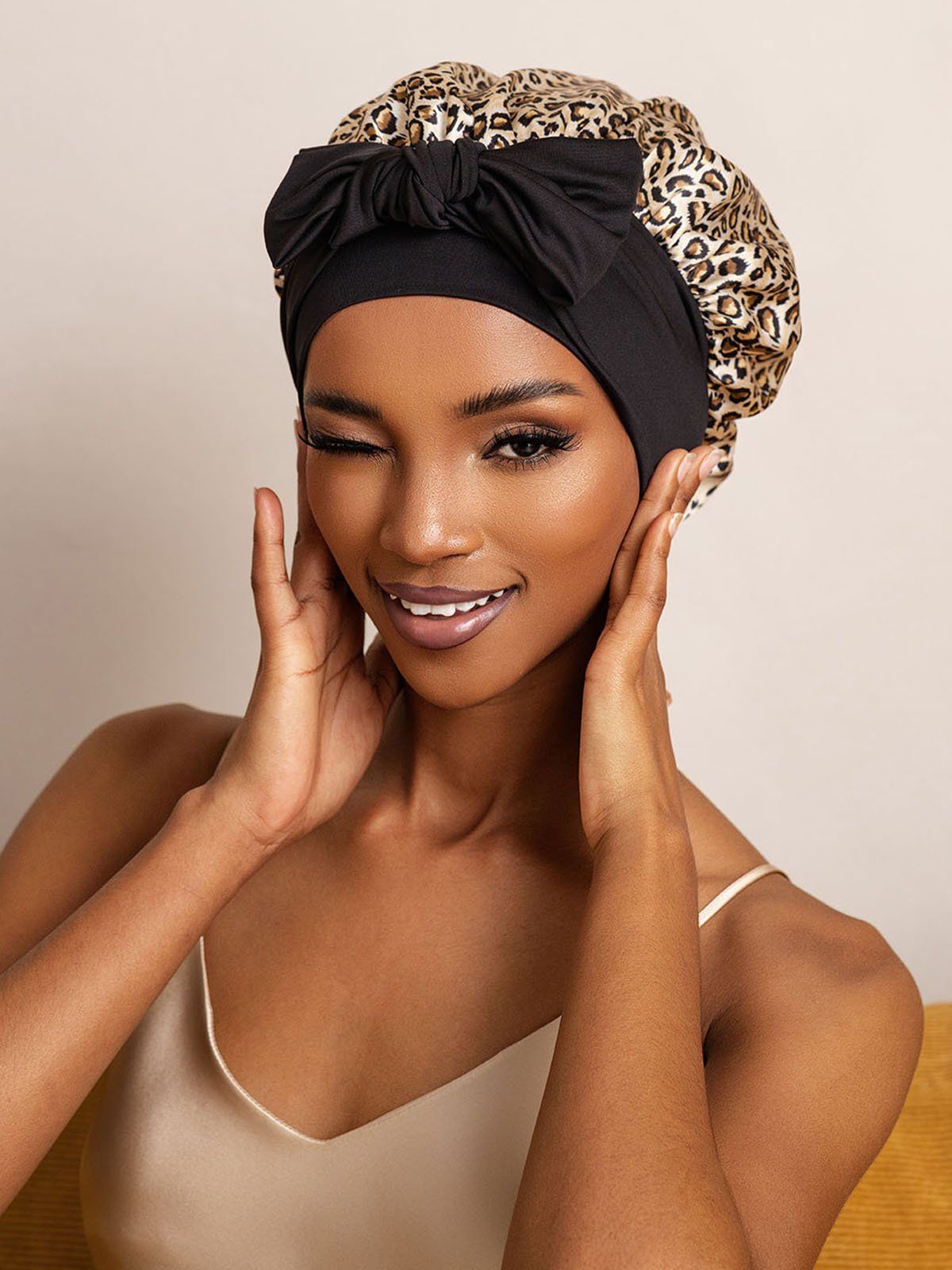 Reine Seide Schleifenbindung Seidenhaube