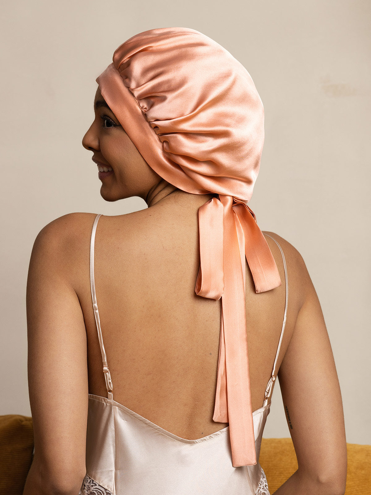 Damen Mulberry Seidenhaube mit langen Bändern