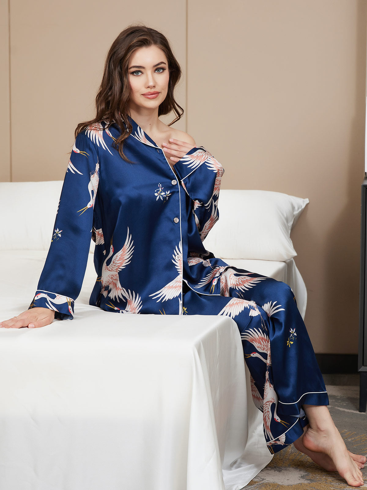 19Momme Damen Reines Seidenpyjama Set Mit Kranichdruck Und Langarm